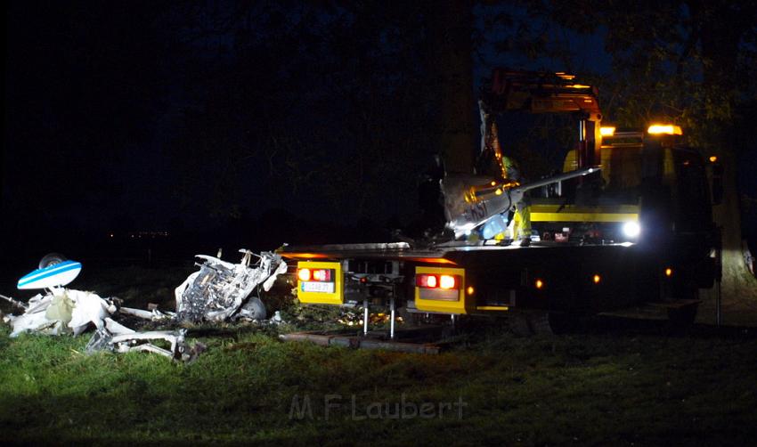 Kleinflugzeug abgestuerzt Sankt Augustin Meindorf P347.JPG